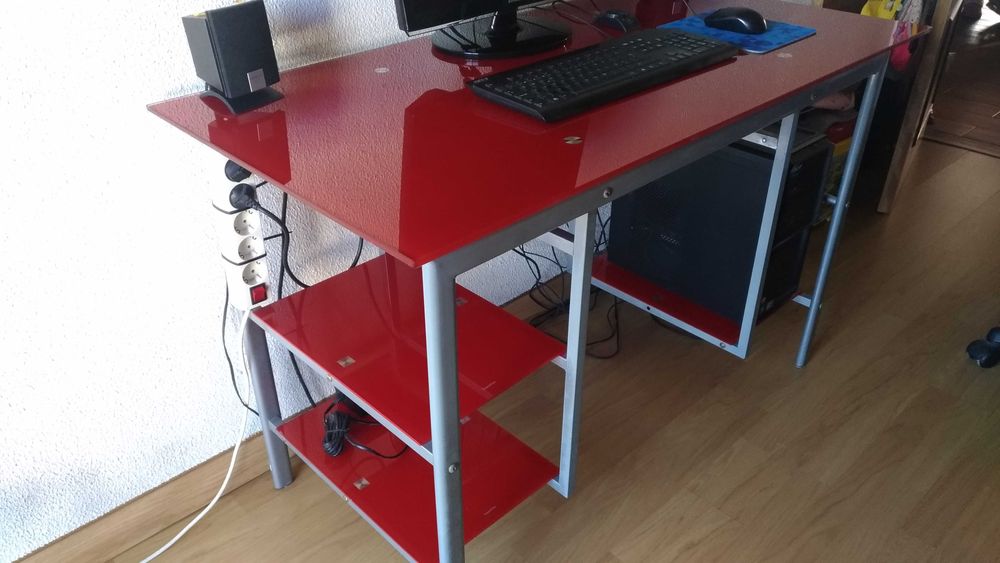 Secretária em metal e vidro temperado