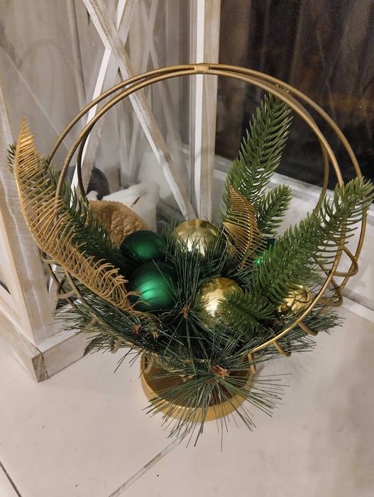 Stroik świąteczny home&you z bombkami złoty sztuczny