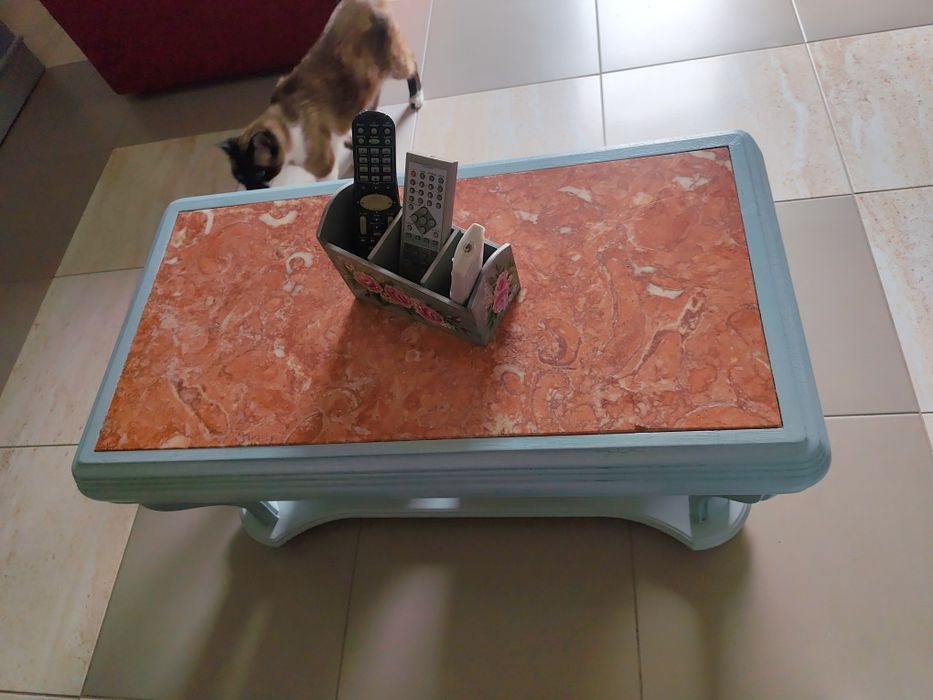 Mesa com pedra mármore
