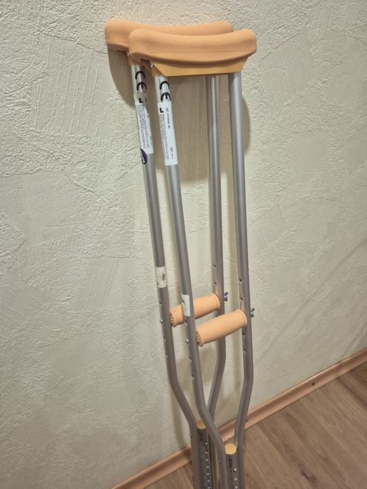 Продам   костыли, милиці  в отличном  состоянии б/у