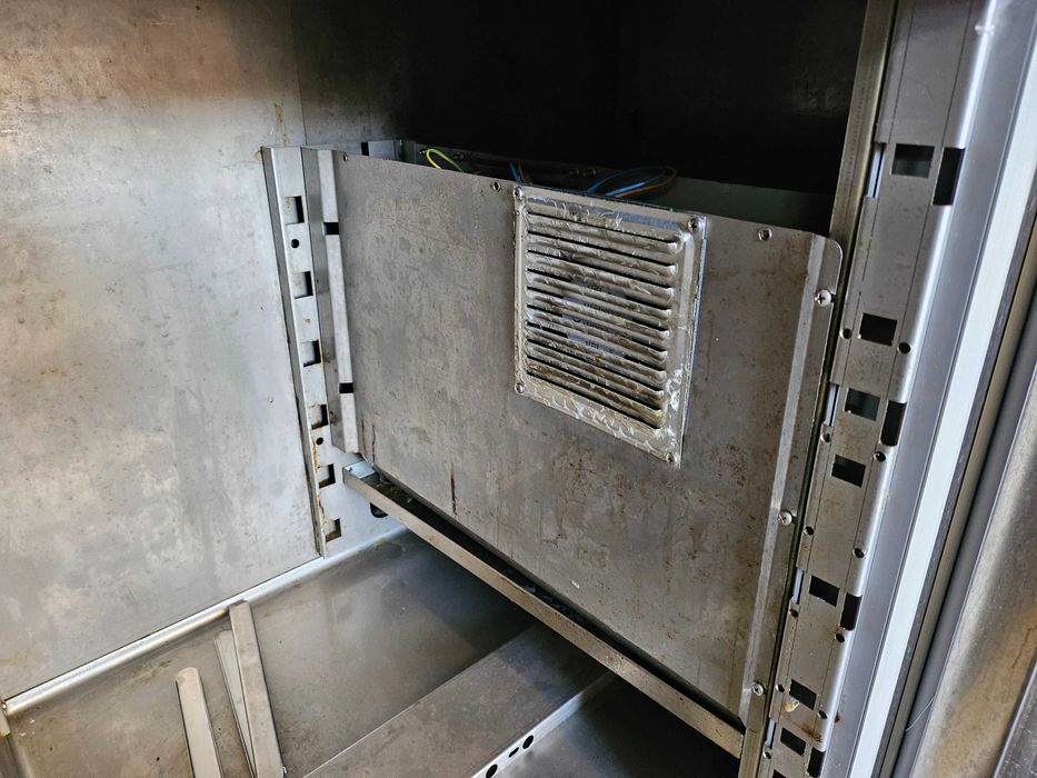 Saladette com mesa de trabalho