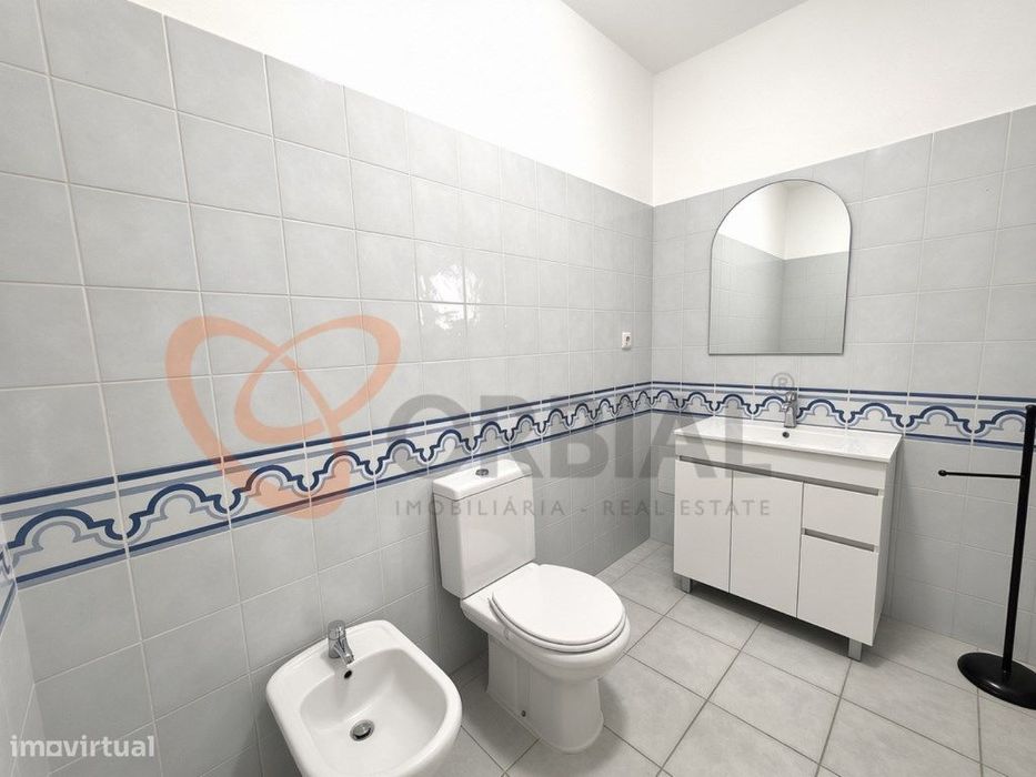 Moradia Geminada com 2 quartos para venda em Albufeira