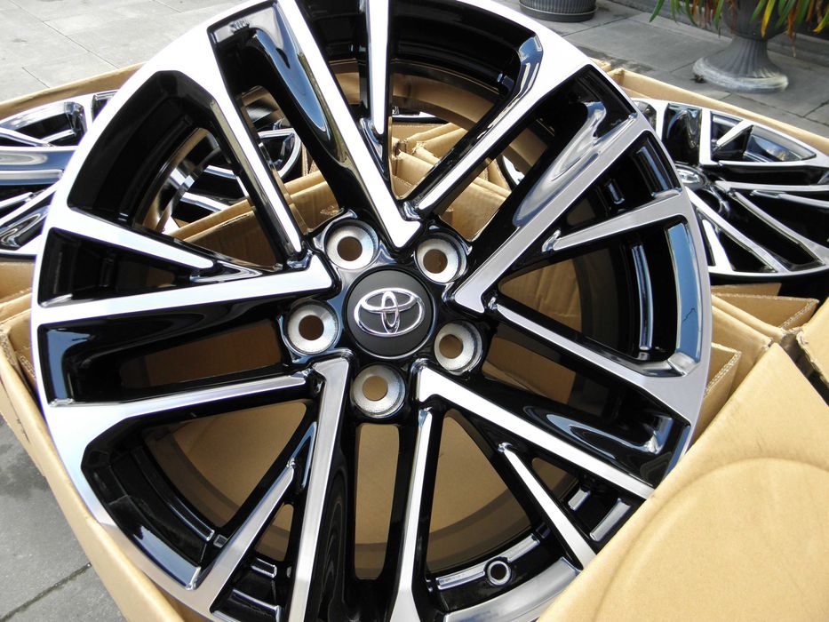 Felgi 18 Toyota Rav4 Rav-4 Yaris Cross C-HR Camry Corolla 5x114,3 ET50