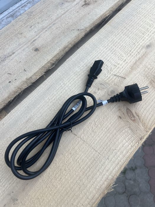 Кабель живлення.