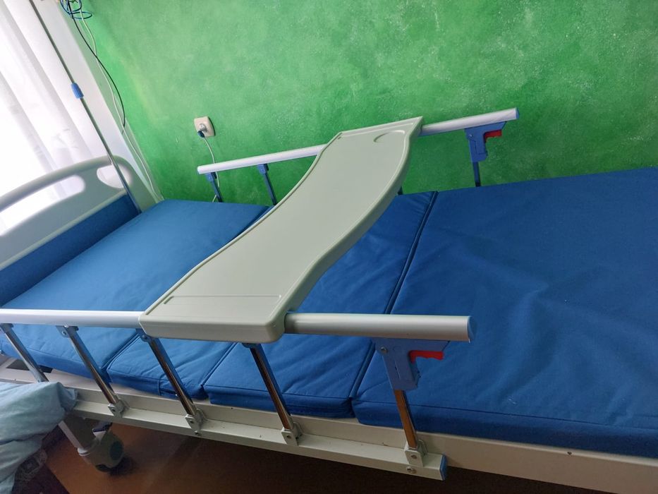Ліжко і матрац для лежачого