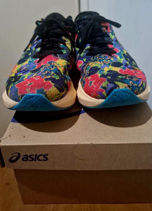 Asics Novablast 3 (Tam. 47) – 90km – Com Caixa