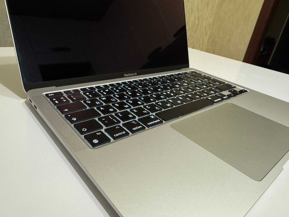 Продам MacBook Air m1