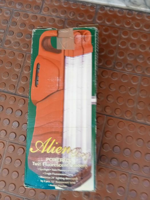 Lanterna fluorescente dupla