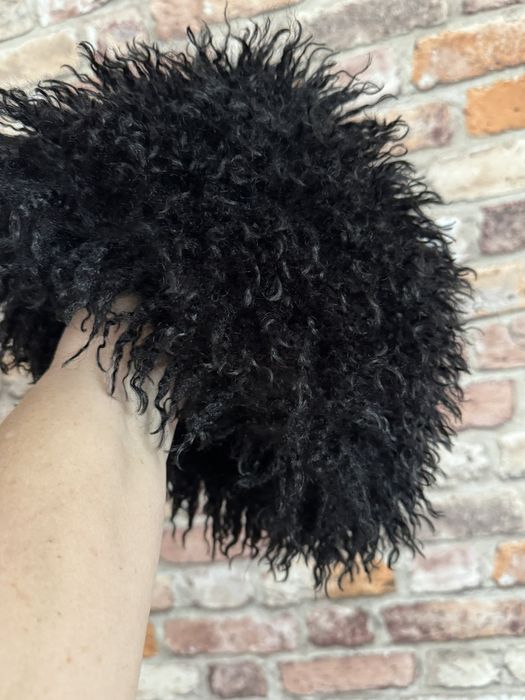 Ekstrawagancka czapka a'la lama