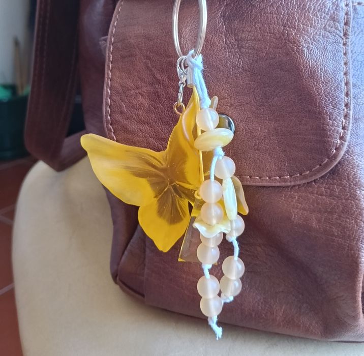Bag charm artesanal borboleta