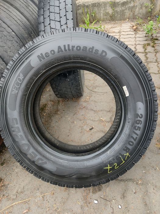 265/70R19,5 8мм шини вантажні бу.