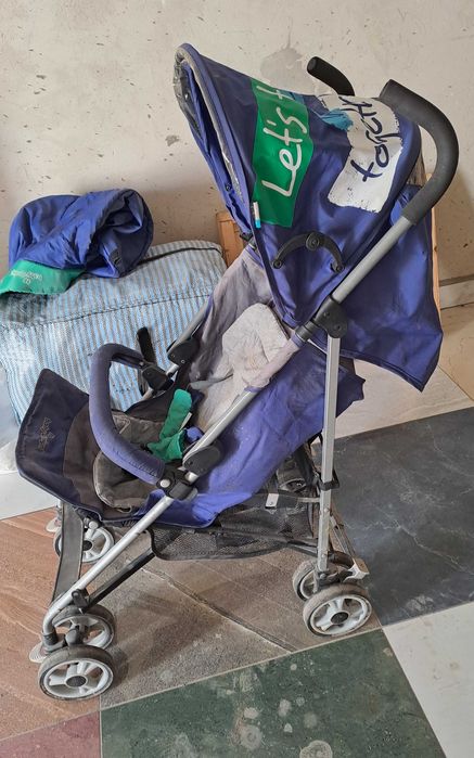 Прогулянковий візок коляска