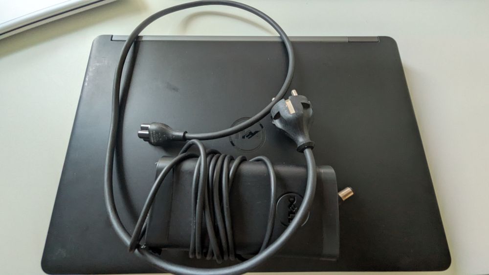Portatil DELL Latitude E5470