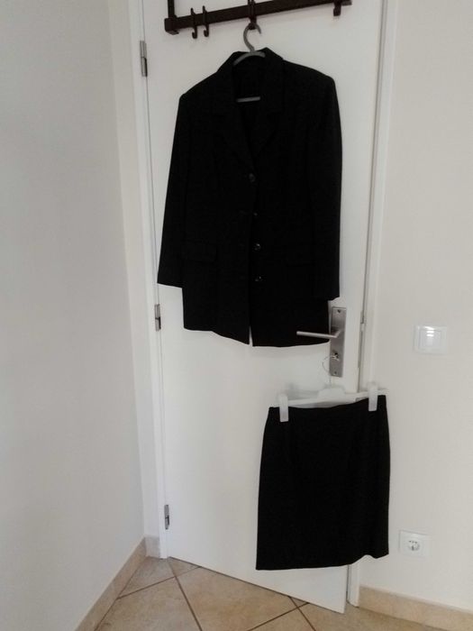 Conjunto composto de Saia e Casaco