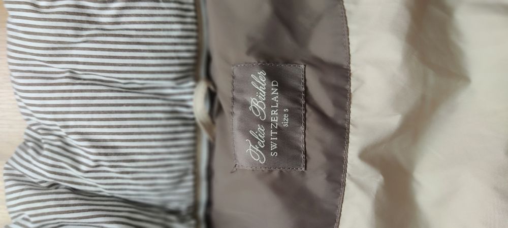 Безрукавка в ідеальному стані !!!