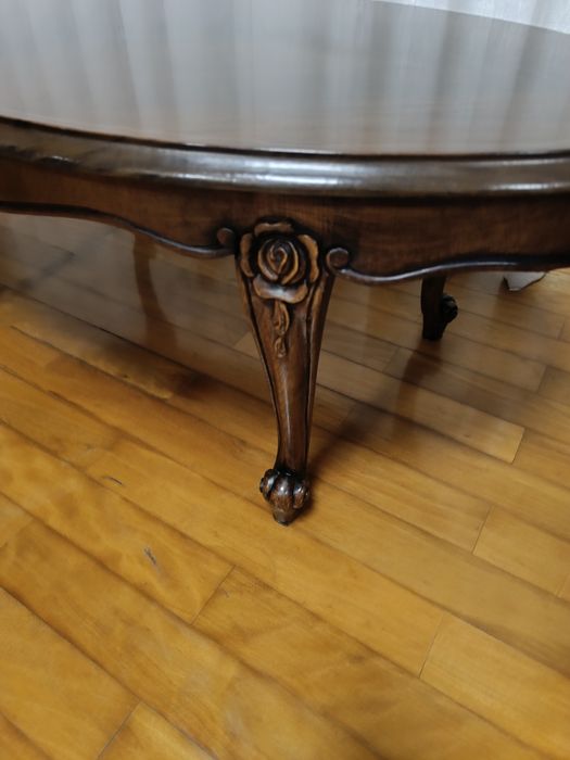 Mesa antiga de apoio ou de centro restaurada estilo Luís XV