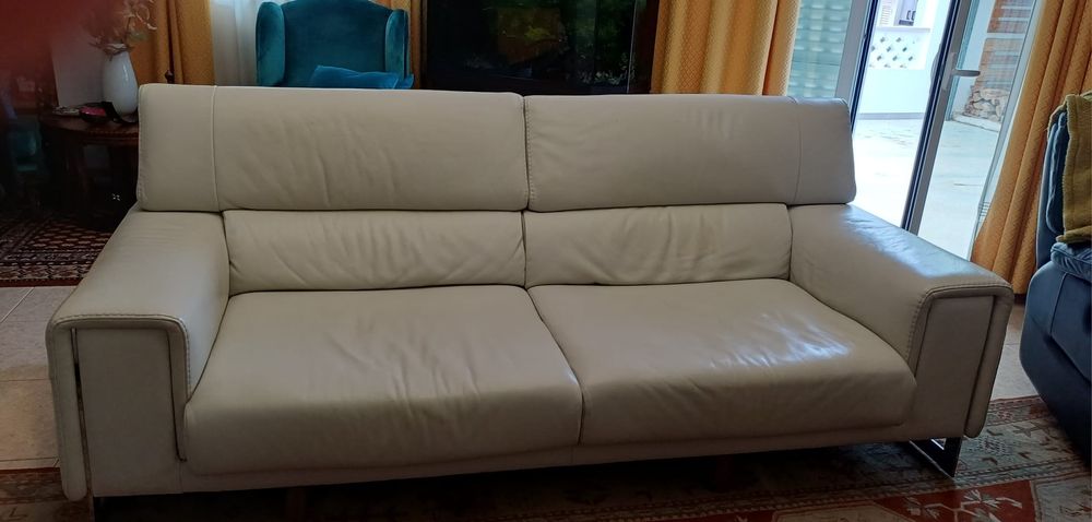 Sofá  Natuzzi em Pele