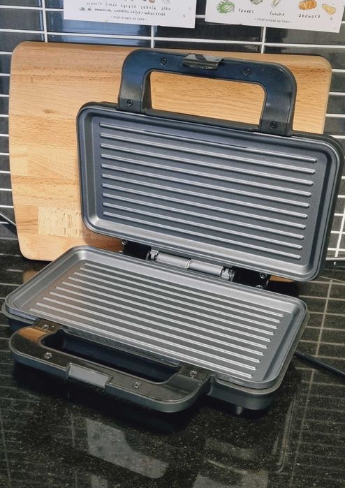 Sanduicheira FLAMA Grill 4970FL (900 W)