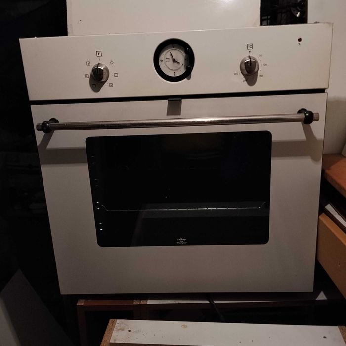 Piekarnik retro do zabudowy Whirlpool