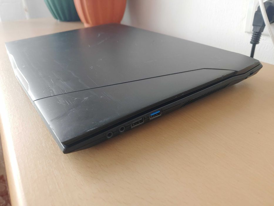 Clevo N850EZ i5-8300H 2.3Ghz/8Gb DDR4/UHD Graphics 630/ 120Gb ssd