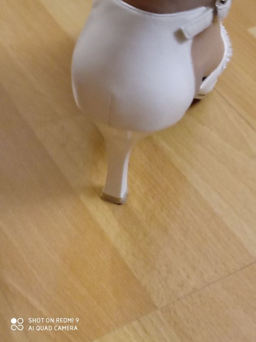 Туфли свадебные с бисером, Италия. Размер 37