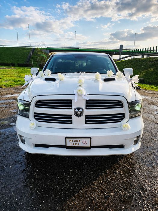 Wynajem Auto do ślubu Ram 1500