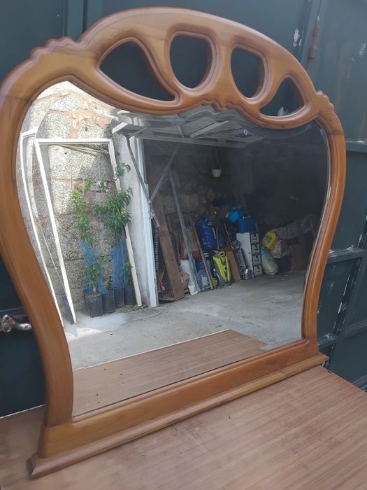 Espelho de quarto  em madeira