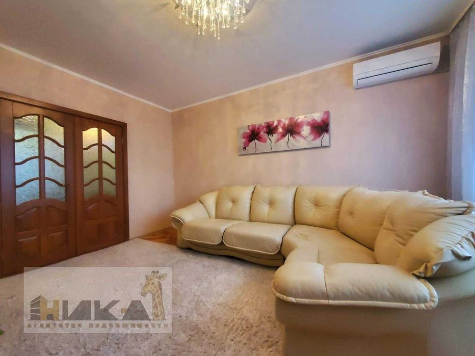 Продам 4-х кімнатну квартиру вул. Запорізька