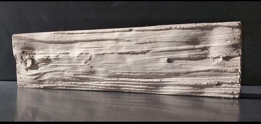 Molde de resina para fabricação placas de gesso imitação madeira.