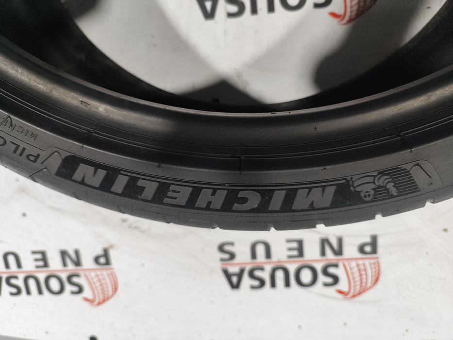 2 pneus semi novos 225-35R19 Michelin - Oferta dos portes