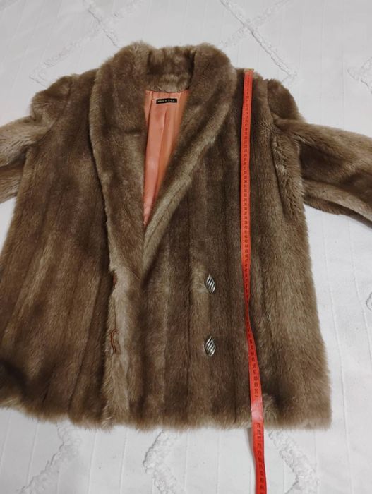 Sztuczne beżowo-brązowe futerko Made in USA r. 40 42