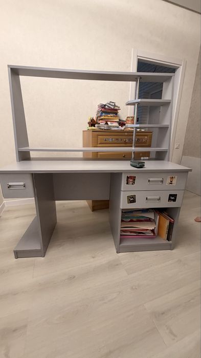 Продам терміново стіл компютерний