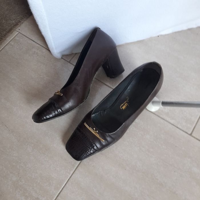 Sapatos em bom estado