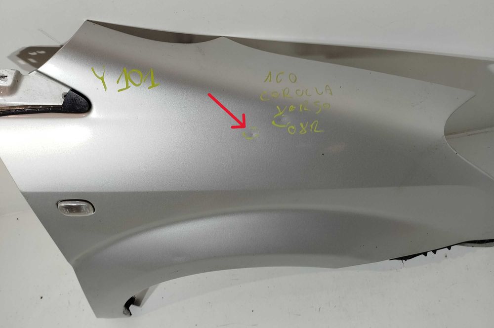 błotnik prawy przedni prawy przód TOYOTA COROLLA VERSO II 04-09 1C0