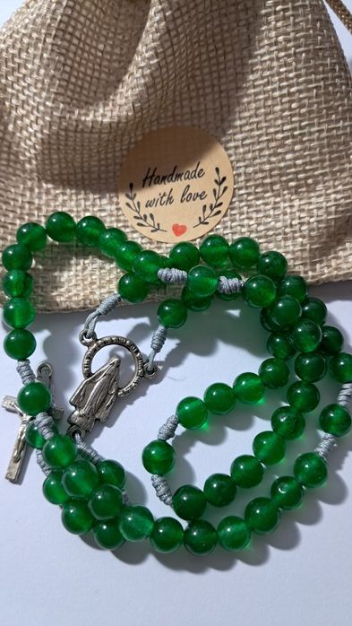 Różaniec z kamienia naturalnego butelkowa zieleń