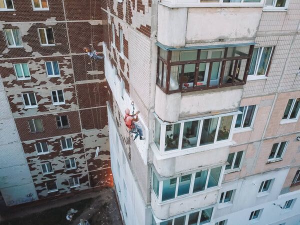 Утеплення фасаду ,та між панельних швів ,усунення вологості.