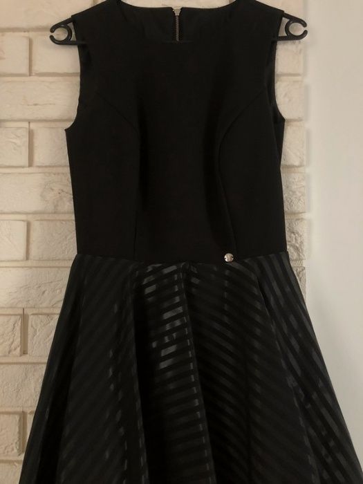 Sukienka koktajlowa SIMPLE