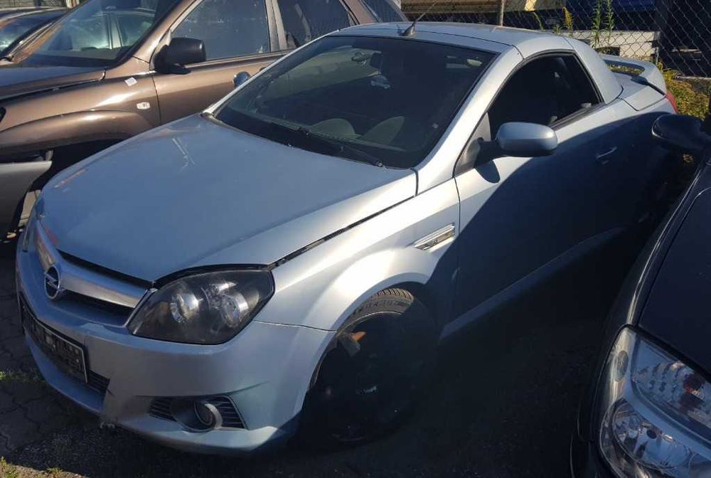 Opel tigra II / 1.3D 70km / 2005r. / na części