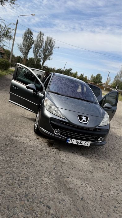 Peugeot 207 2008 року