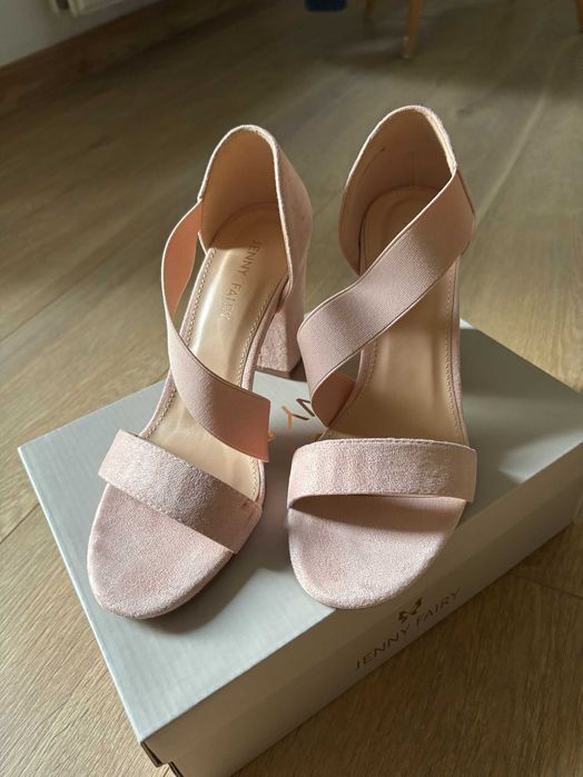 Buty różowe sandałki