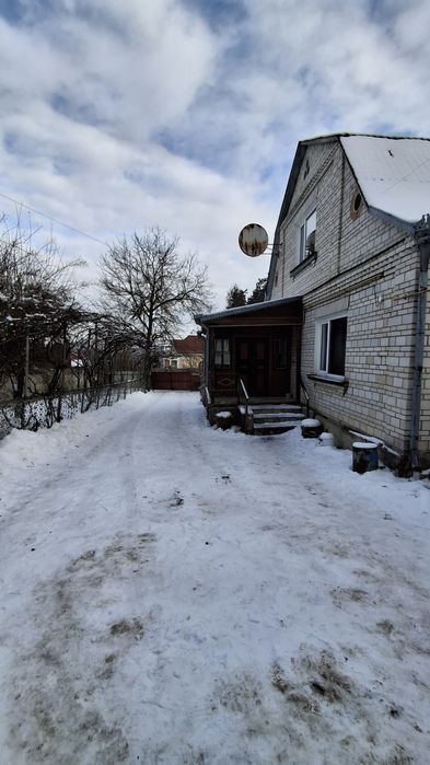 Продам цегляний  будинок