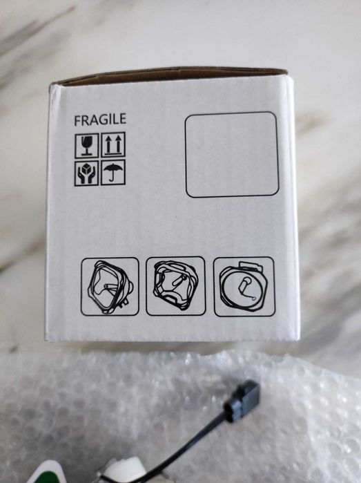 Projector replacement lamp. NEW64171284718211122