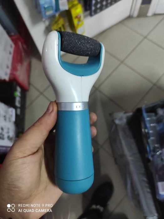 Tarka elektryczna do pięt z głowicą na baterie