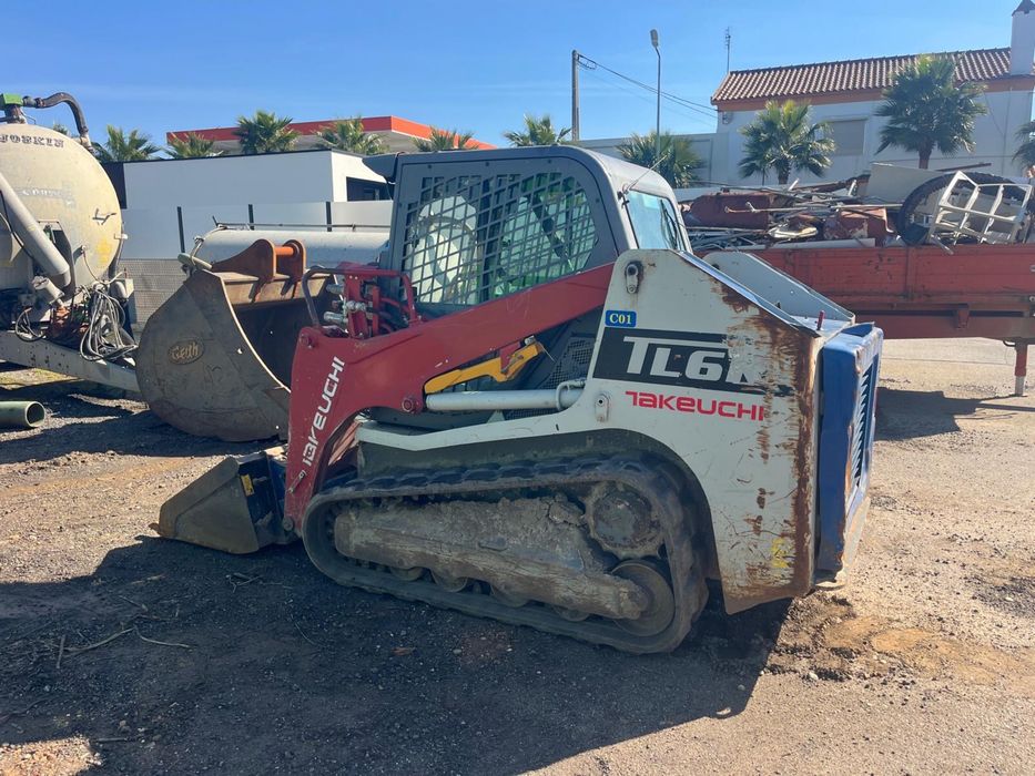 Bobcat rastos takeuchi