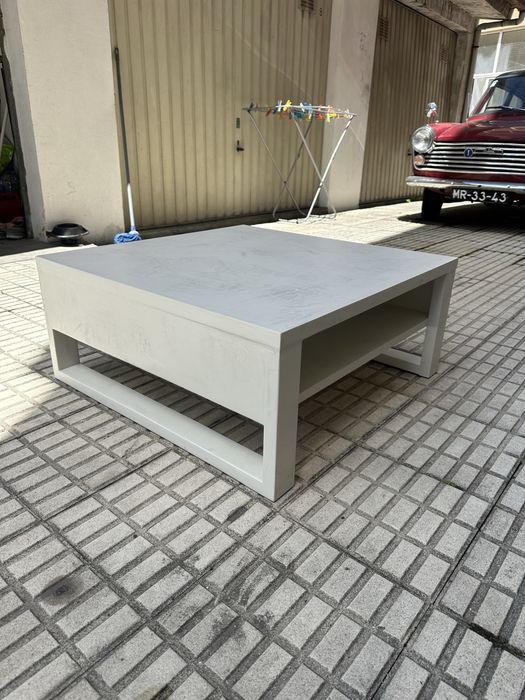 Mesa de centro em microcimento