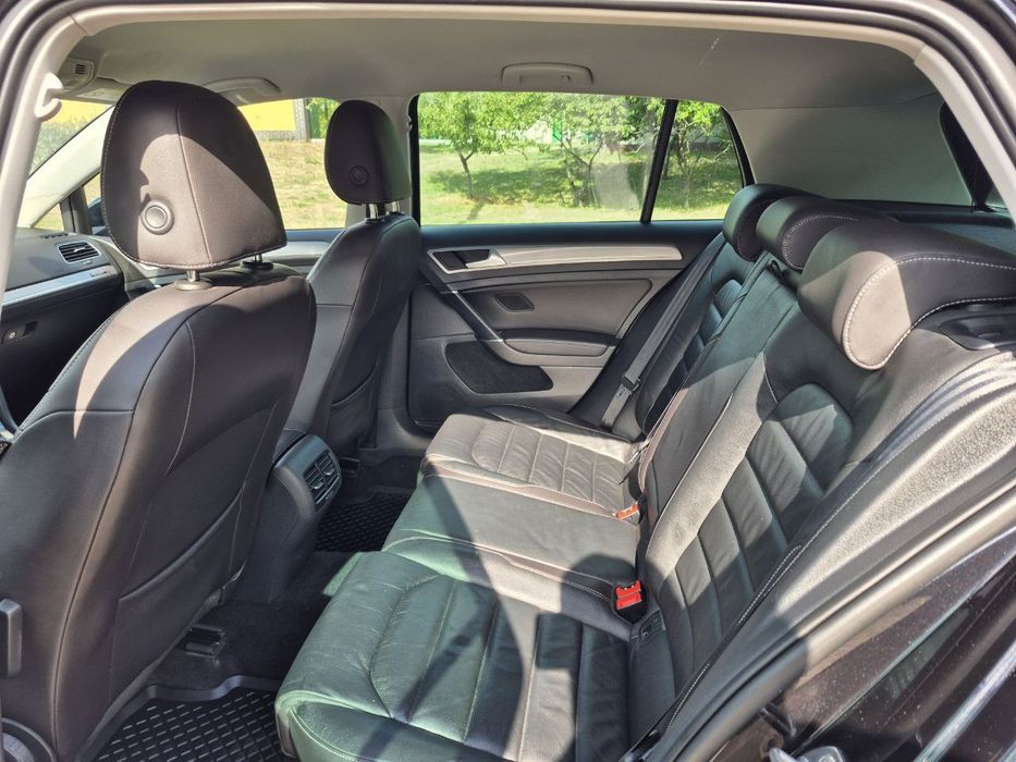 Продам Volkswagen e-Golf