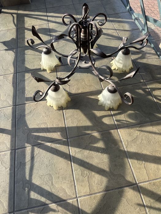 Lampa i kinkiet do salonu