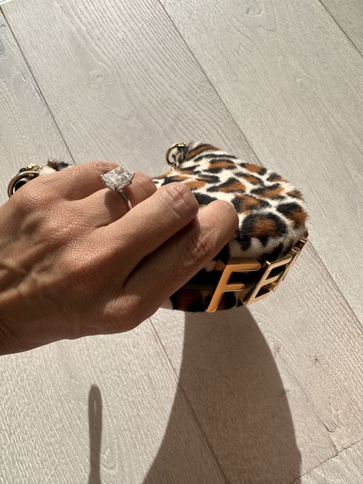 Anel de Luxo com diamante de 5.02 ct IGI em ouro branco 18 K