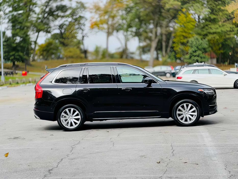 Volvo XC90      2018