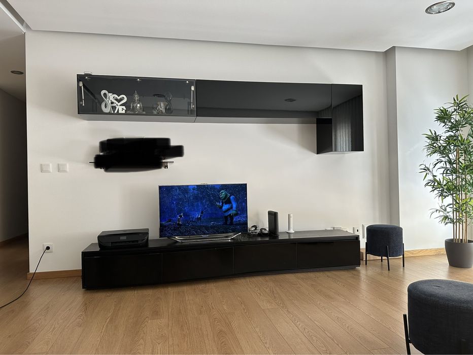 Estante e Móvel de TV em bom estado